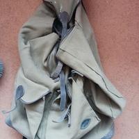 Vecchio zaino caccia