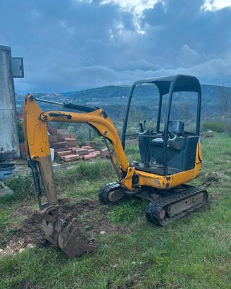 Miniescavatore JCB 18qtl