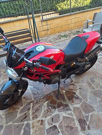 Ducati Monster 796 plus