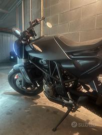 Husqvarna Svartpilen 701