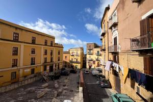 Appartamento a pochi passi dalla Via Atenea