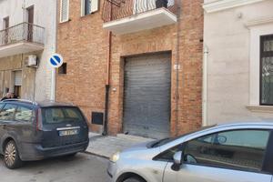 Negozio doppia vetrina