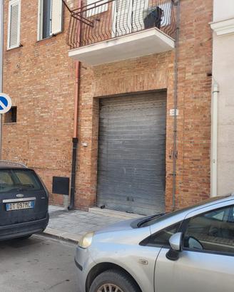 Negozio doppia vetrina