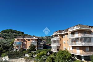 MONOLOCALE A COSTARAINERA