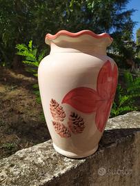 vaso in ceramica lucida decorato a mano