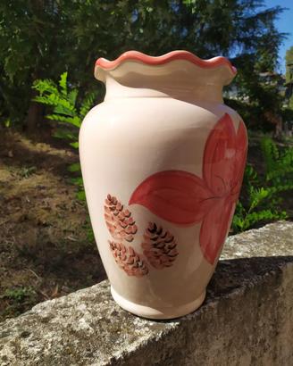 vaso in ceramica lucida decorato a mano