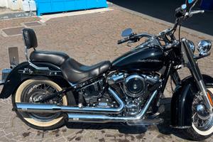 Harley. Davidson softail deluxe