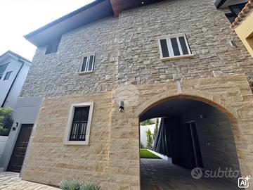 CASA DI CORTE A ENTRATICO