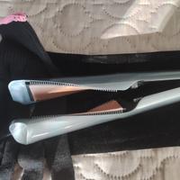 piastra per capelli e onde