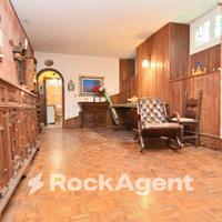 AMPIO MONOLOCALE CON CUCINA E SERVIZIO MURA LATINE