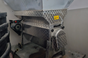 Piggiatrice per vino