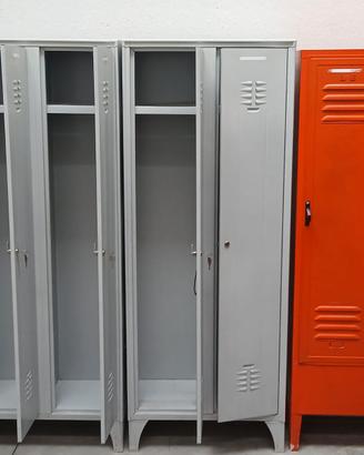 Armadietti spogliatoio in metallo usati