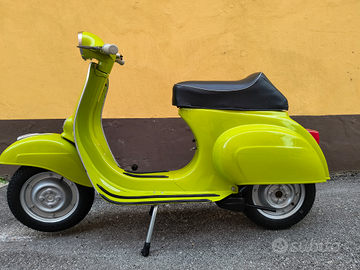 VESPA 50, faro tondo