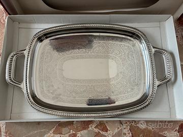 Vassoio ovale cesellato Alessi Serie Impero