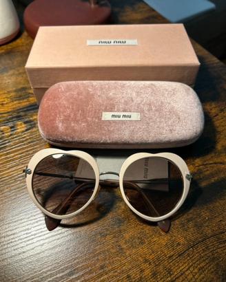 Occhiale da sole MiuMiu a cuore