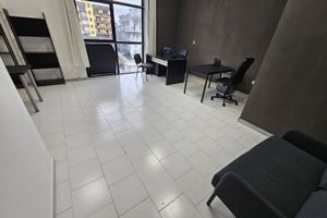 Ufficio Arredato Pronto all'Uso in Business Center