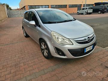 opel Corsa 1.2 - 2012