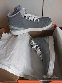 jordan  grigie 38.5