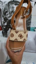 Sandali zeppa Guess