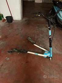 monopattino a 3 ruote