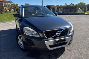 Volvo XC60 D3 2.4 AWD Momentum Automatica – 2010