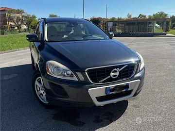 Volvo XC60 D3 2.4 AWD Momentum Automatica – 2010