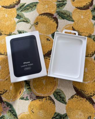 Scatola Portafoglio MagSafe in pelle nera di Apple