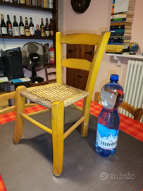 Seggiolina in legno in miniatura