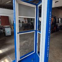 Espositore per zanzariere o serramenti