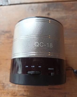 Cassa QC‑18 Radio FM e MP3