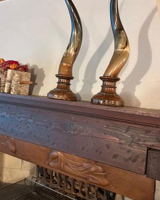 Coppia corni di bufalo su base in legno