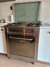 Cucina a libera installazione in acciaio inox