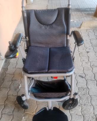 Sedia a rotelle elettrica