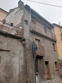 Casa libera su tre lati