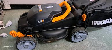 taglaerba  della  Worx  a batterie 