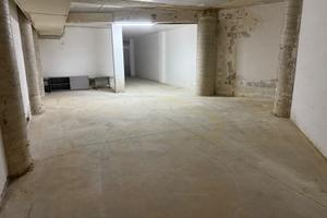 Box garage magazzino posto auto Cosenza centro