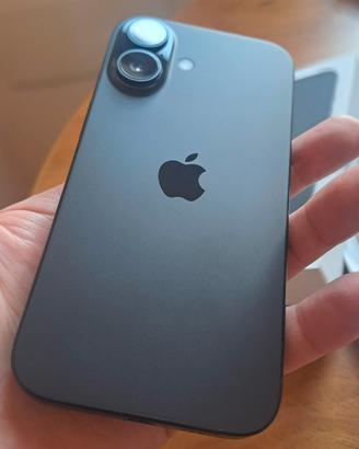 iPhone 16 black da 128gb tenuto perfettamente