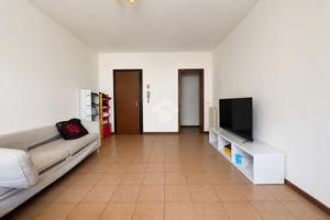 2 LOCALI A SUZZARA