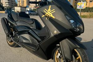 YAMAHA TMAX 530
