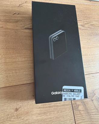 Galaxy z flip 6 256Gb come nuovo