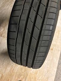 Coppia di gomme estive hankook 225/50R17