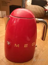 Bollitore SMEG rosso