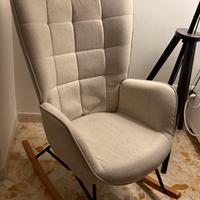 Poltrona a dondolo moderna in tessuto beige