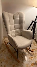 Poltrona a dondolo moderna in tessuto beige