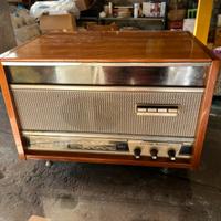 Radio con giradischi vintage