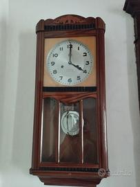 Due orologi a Pendolo