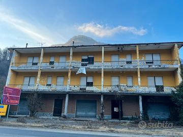 Edificio completo da ristrutturare
