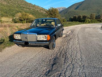 Mercedes Benz 200D W123-1983