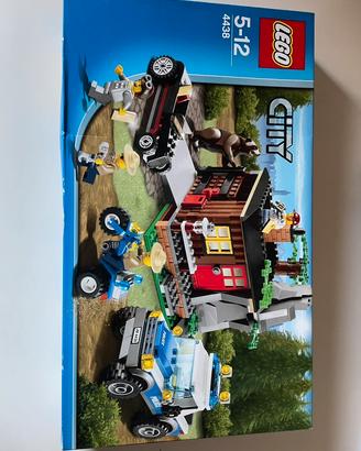 LEGO City Robbers' Hideout Set 4438