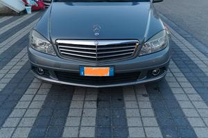 Mercedes-Benz 2010 berlina 